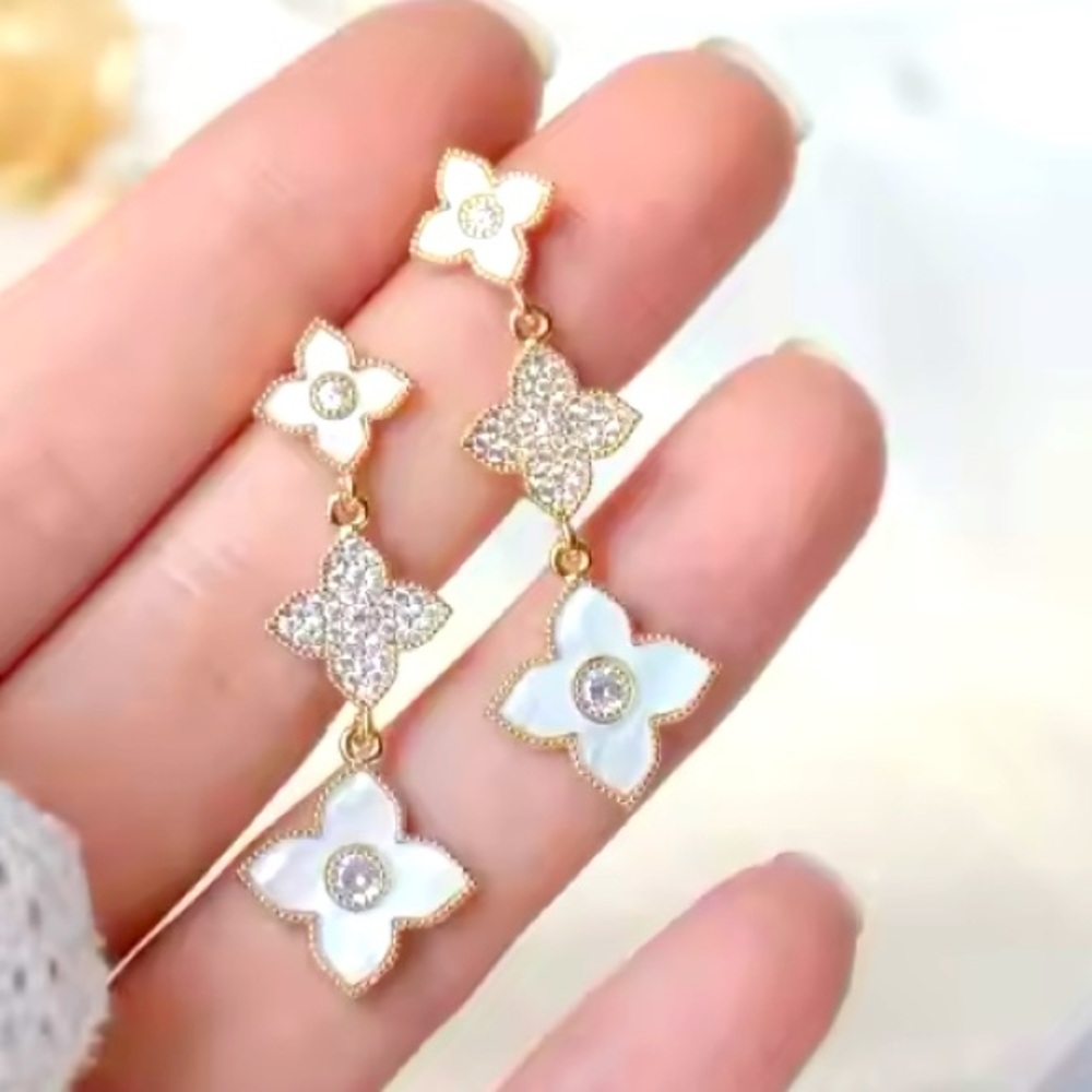 Fashion Earings - Picture 5 of 7